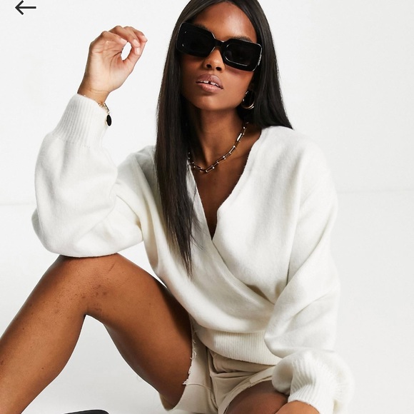 White wrap sweater - Picture 2 of 4